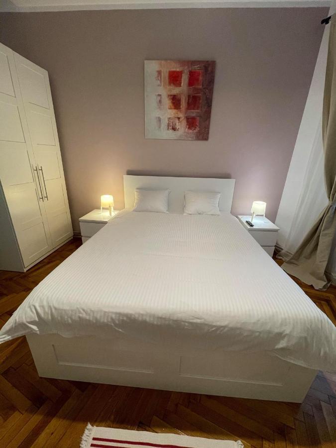 Interbellic Flat Leilighet Bucureşti Eksteriør bilde