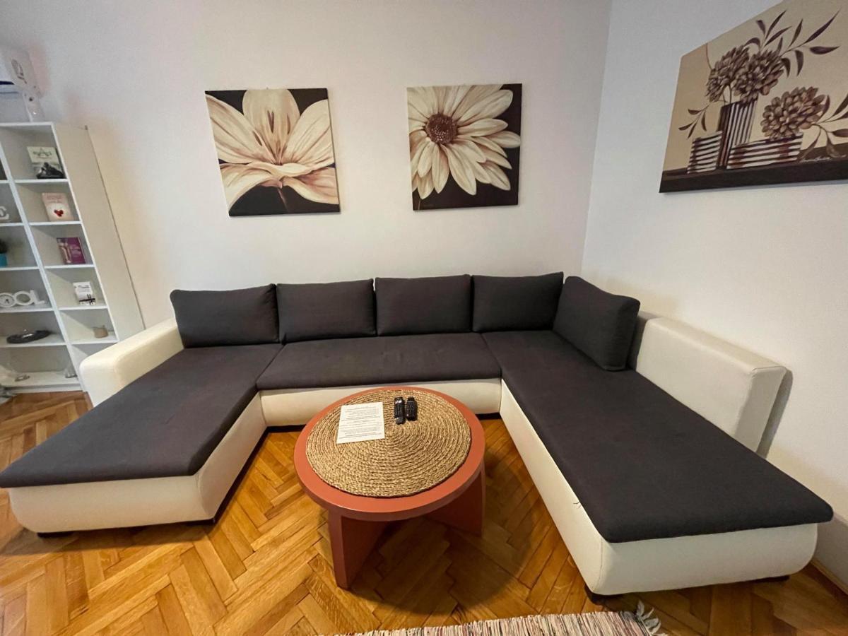 Interbellic Flat Leilighet Bucureşti Eksteriør bilde