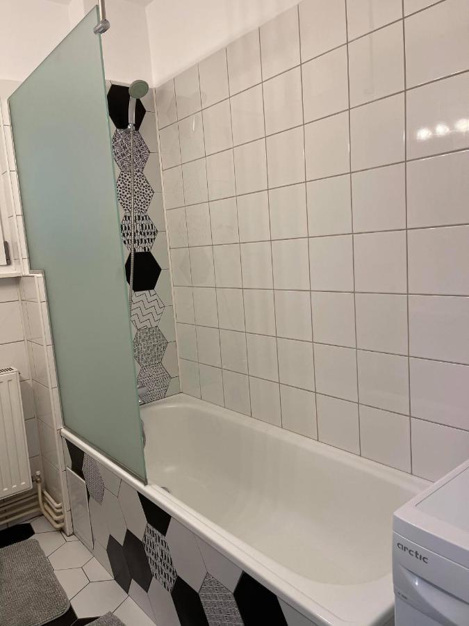 Interbellic Flat Leilighet Bucureşti Eksteriør bilde