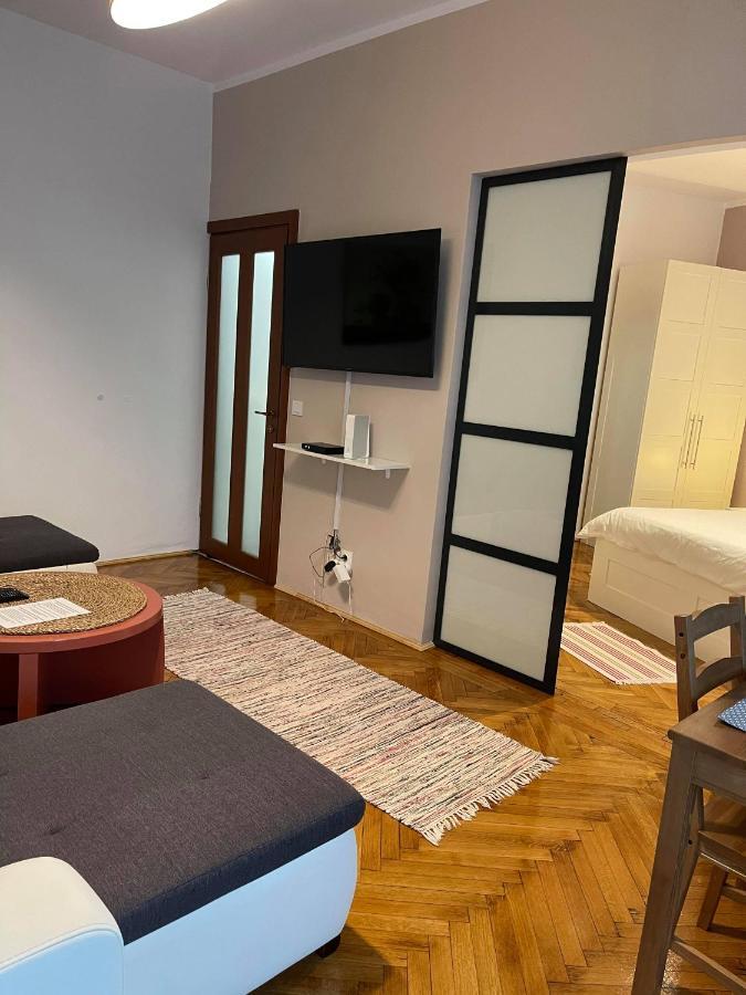 Interbellic Flat Leilighet Bucureşti Eksteriør bilde