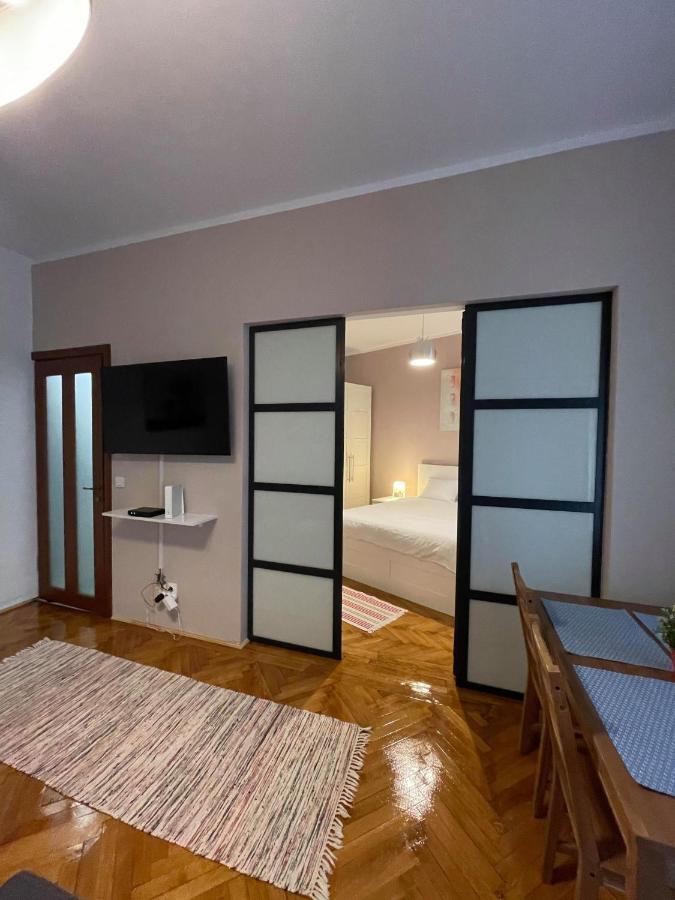 Interbellic Flat Leilighet Bucureşti Eksteriør bilde